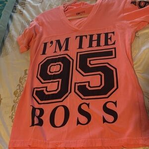 I’m the boss 95 pink short sleeve hooded shirt size medium